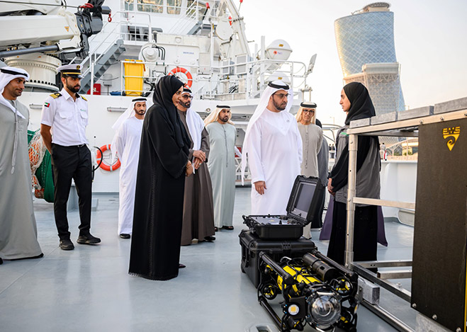 حمدان بن زايد يدشن سفينة هيئة البيئة - أبوظبي للأبحاث البحرية "جيوَن" الأولى من نوعها في الدولة والأكثر تقدماً وتطوراً على مستوى الشرق الأوسط