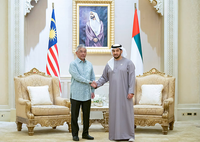 Hamdan bin Zayed, King of Malaysia review bilateral ties