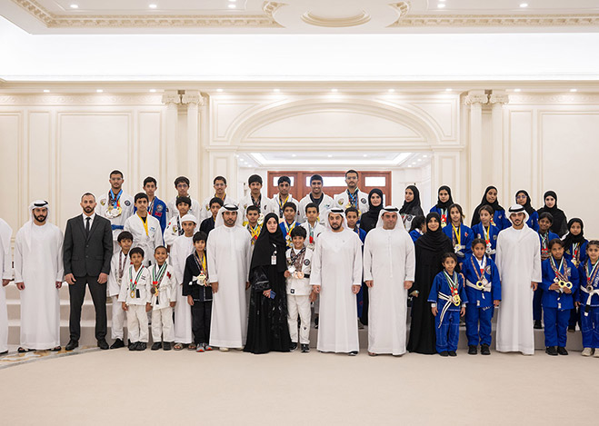 Hamdan bin Zayed receives Al Dhafra Region’s citizens, jiu-jitsu champions at Barzat Al Dhanna Palace