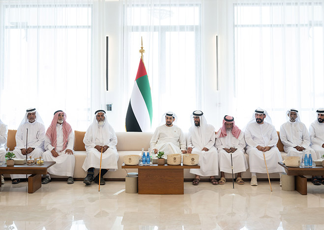 Hamdan bin Zayed visits Umm Al Ashtan majlis, meets Emirati citizen Mubarak Al Mansouri