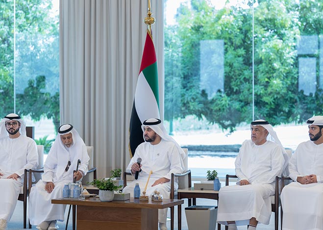 Hamdan bin Zayed receives citizens in Al Dhannah