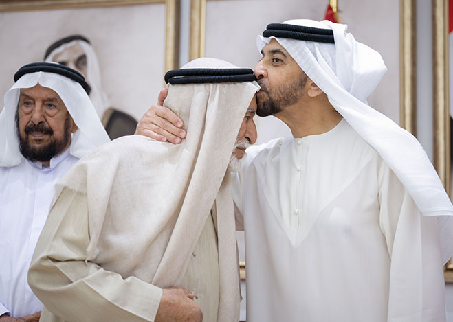 Hamdan bin Zayed receives Al Dhafra citizens, Liwa International Festival 2025 committee members