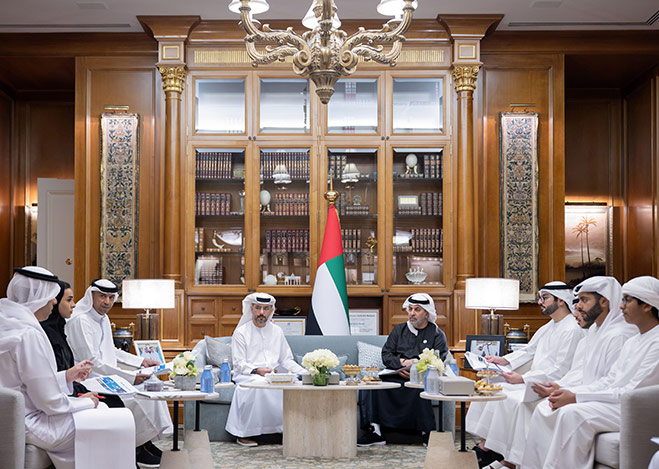 Hamdan bin Zayed receives Sirh Group delegation; directs implementation of development projects on Dalma Island